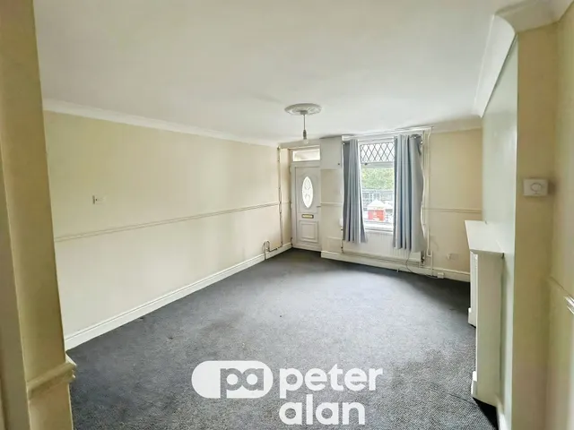 Commercial Street, Maesteg, CF34, photo 3