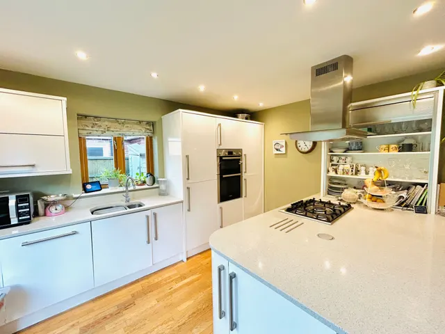 Albany Road, Lymm, photo 3