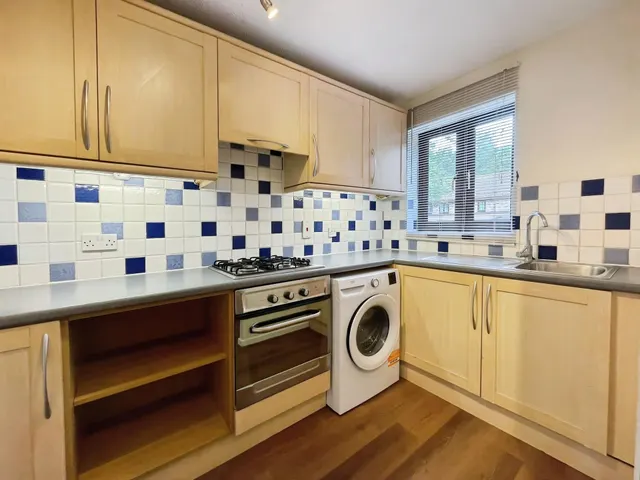 Stafford Grove, Shenley Church End, MK5, photo 3
