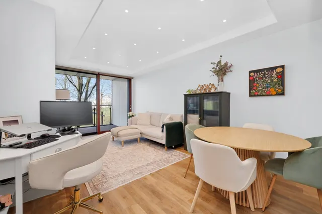 Knaresborough Drive, London, SW18, photo 1