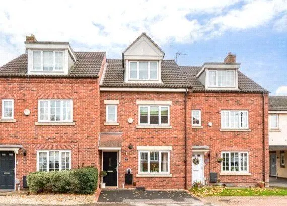 Sunflower Gardens, Bessacarr, Doncaster, South Yorkshire, DN4, photo 1