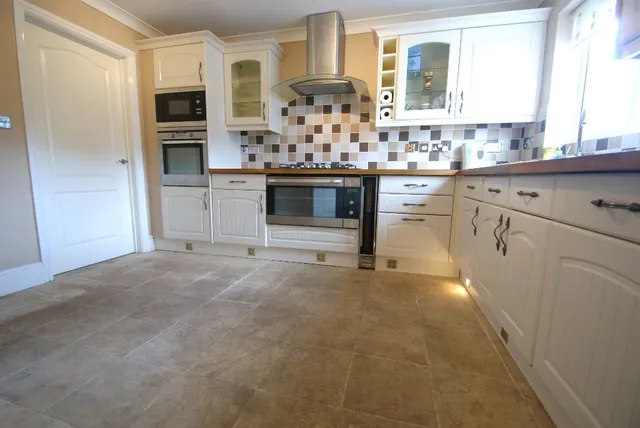 Photo 3 — Anton Road, Andover, SP10