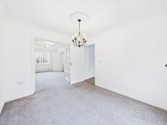 Havenside Close, Oldham, OL4, photo 3