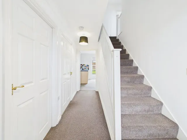 Havenside Close, Oldham, OL4, photo 2