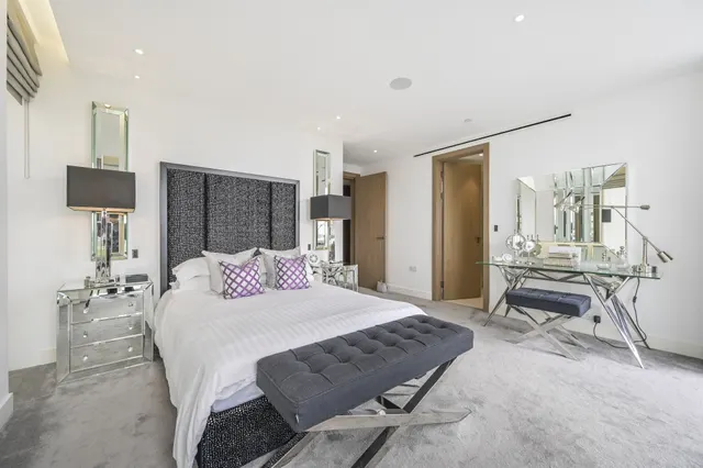 Photo 3 — Flat 801, Ariel House, 144 Vaughan Way, London