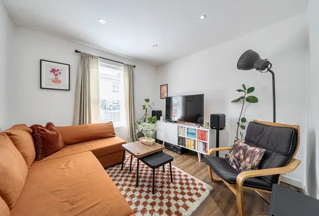 Photo 2 — Clifton Road, London, SE25 6QA