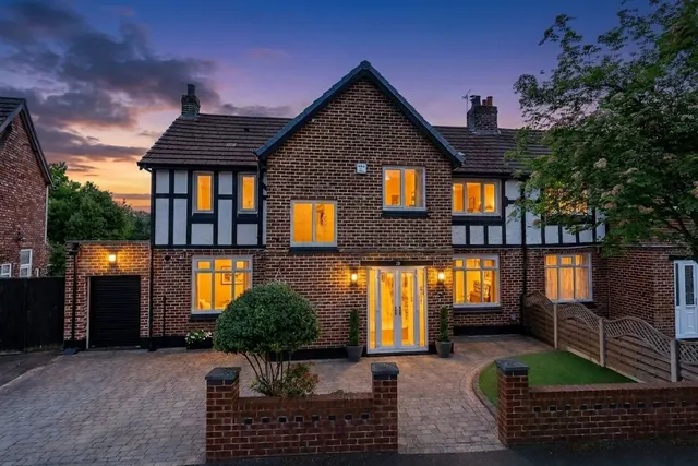 Willow Hey, Maghull, L31, photo 1