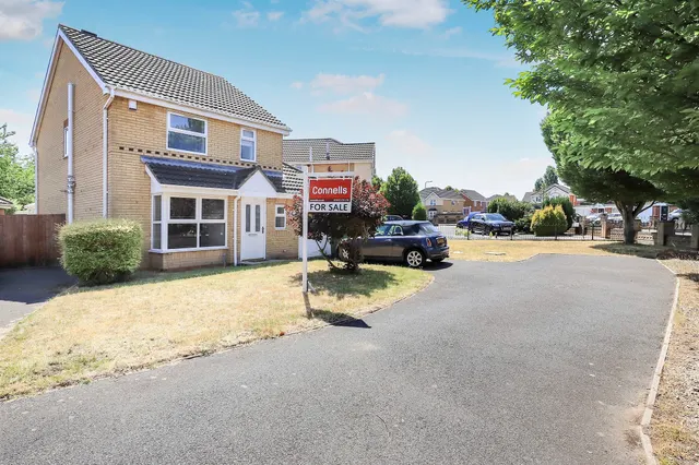 Constantine Way, Bilston, WV14, photo 1