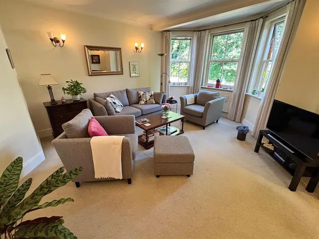 Prestbury Road, Macclesfield, SK10, photo 2