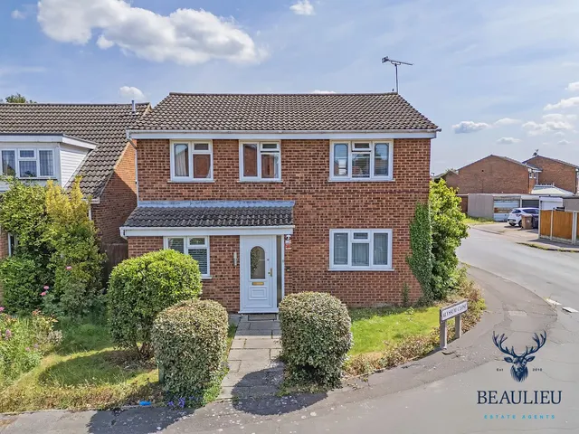 4 bedroom house, Alyssum Close, Springfield, CM1