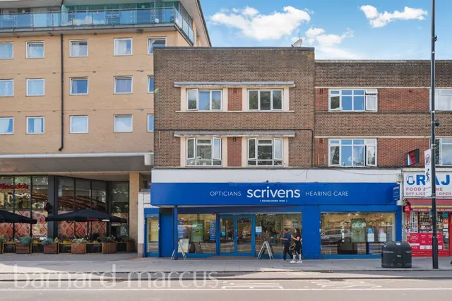 Wilton Parade, Feltham, photo 1