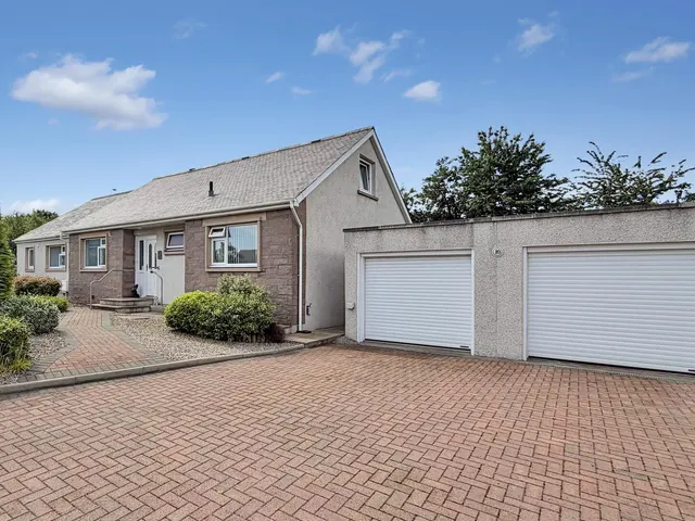 Photo 2 — Lady Margaret Drive, Lhanbryde, Elgin