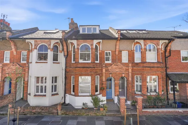 Warwick Road, Hampton Wick, KT1 4DW, photo 1