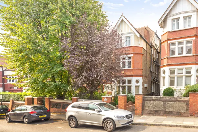 Flat 4, 19 Frognal, London, photo 1