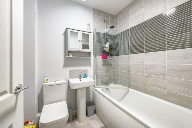 Churchill Avenue, Skegness, PE25, photo 3