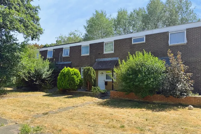 Ballantyne Road, Farnborough, Hampshire, GU14 8SN, photo 1
