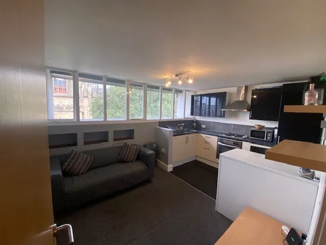 Bold Place, L1, photo 1