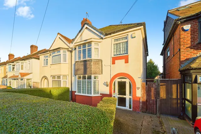 Lynton Avenue, West Bromwich, B71, photo 1