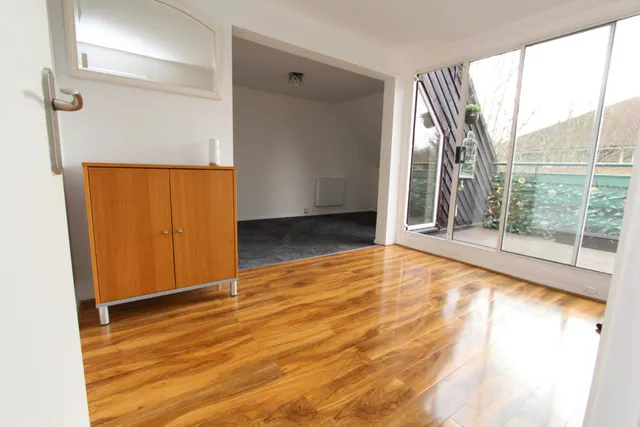 Photo 3 — Woodstock Crescent, Laindon, SS15 6LG