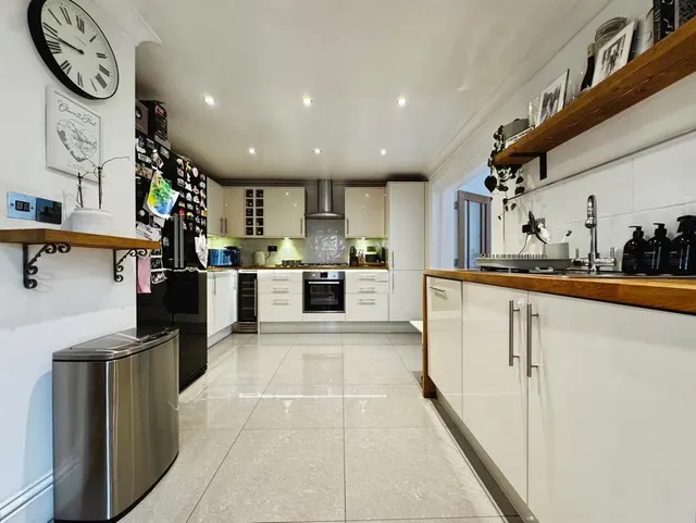 Owlsmoor Road, Owlsmoor, GU47, photo 3