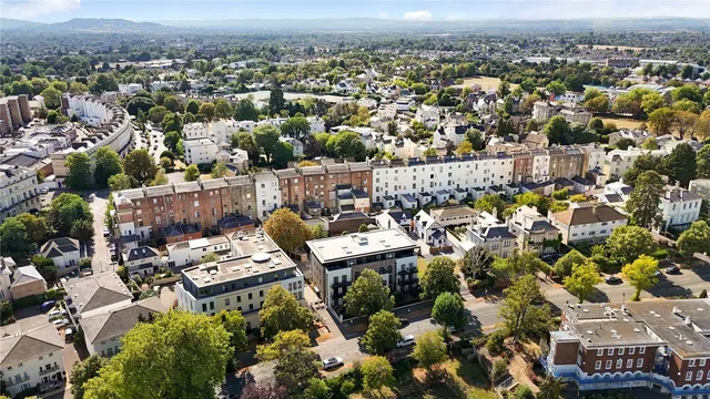 Parabola Road, Cheltenham, GL50, photo 3