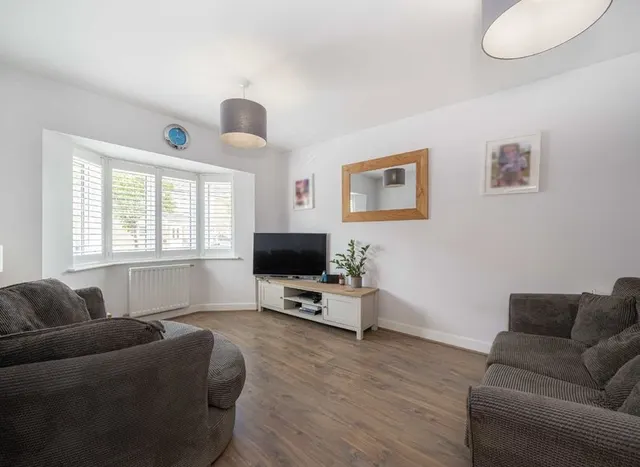 Blacksmith Close, Sunbury-On-Thames, TW16, photo 2