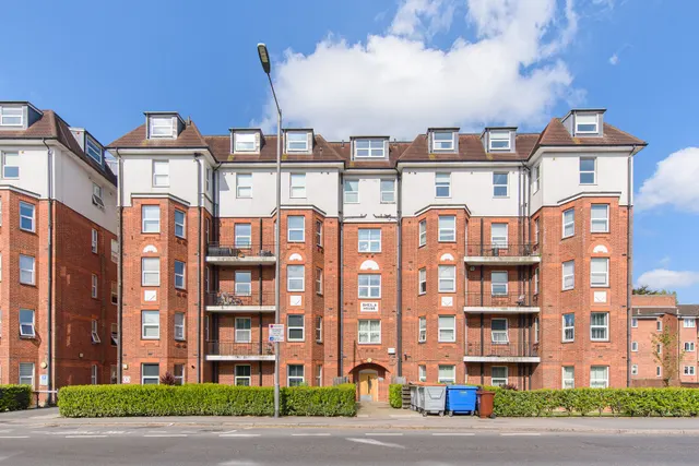 Flat 10, Sheila House, London, photo 1
