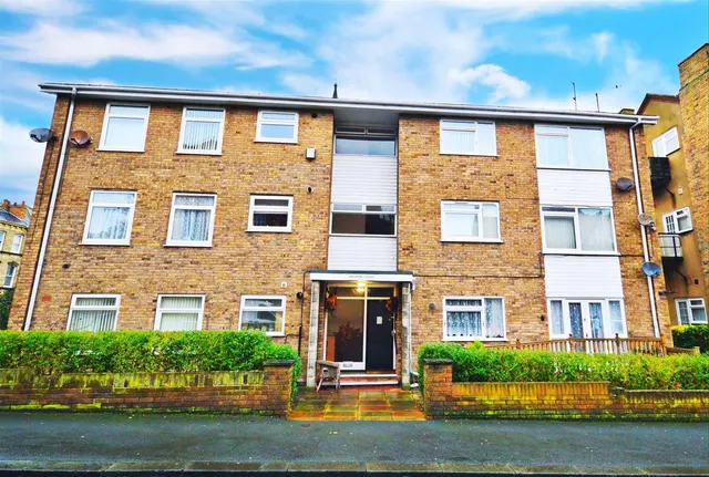 Esplanade Road, Scarborough, YO11, photo 1
