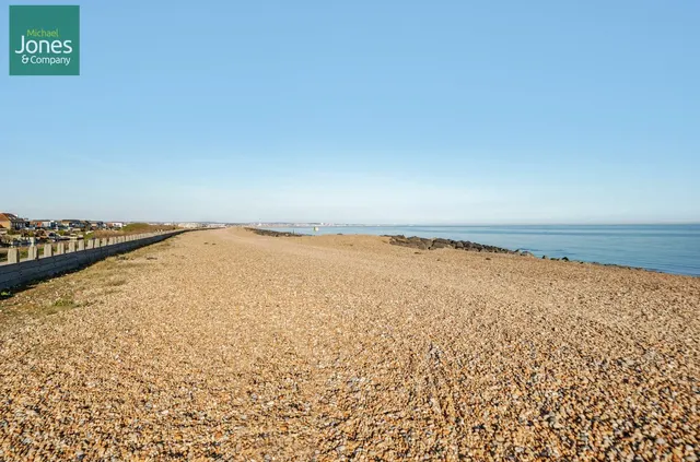 Brighton Road, Lancing, BN15, photo 2
