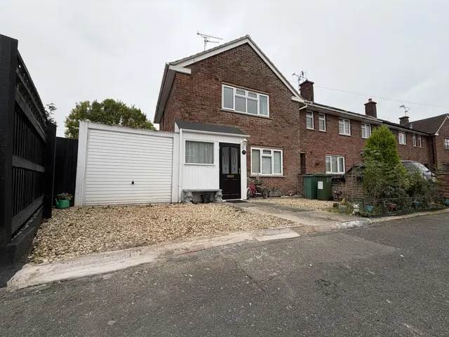 Queens Road, Leicester, LE8, photo 1