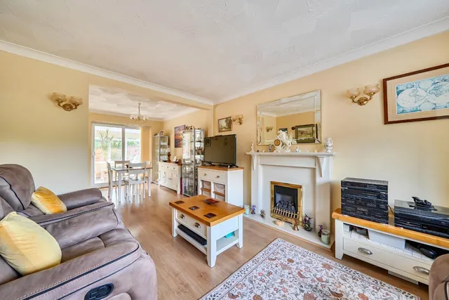 Mossdale, Wilnecote, B77, photo 3