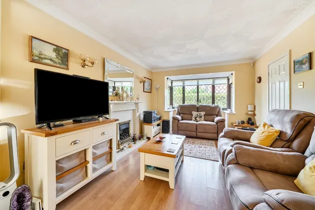 Mossdale, Wilnecote, B77, photo 2