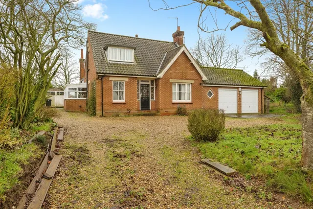 Barnham Broom Road, Wymondham, Norfolk, NR18, photo 1