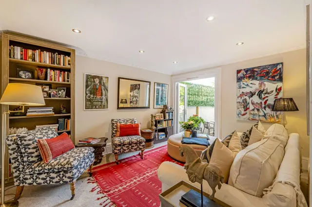 Photo 3 — Chelverton Road, Putney, London, SW15 1RH