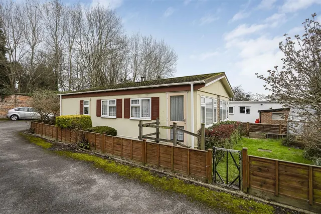 Peppard Road, Emmer Green, RG4, photo 1