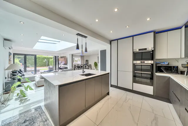 Hallam Gardens, Pinner, HA5, photo 2