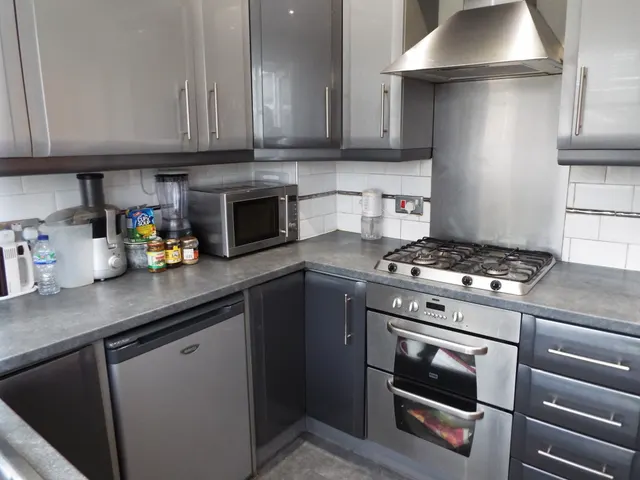 Hamble Drive, WA5, photo 2