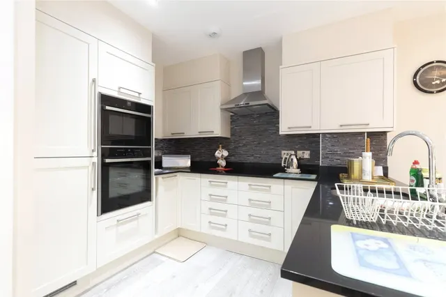 Stratton Place, Stratton, GL7, photo 1