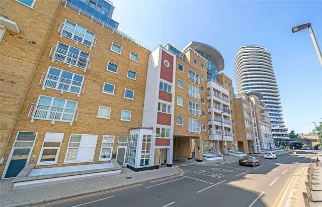 Lombard Road, Battersea, SW11, photo 1