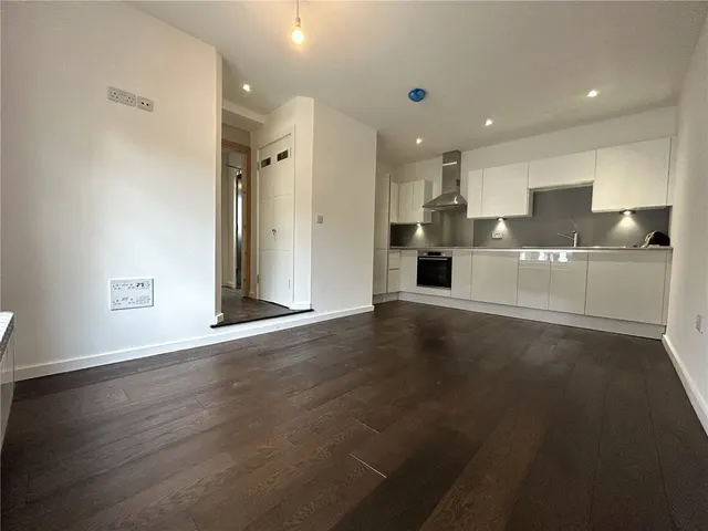 Princess Crescent, London, N4, photo 1