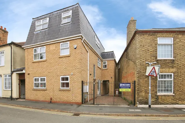 St. Marys Street, Peterborough, PE7, photo 1