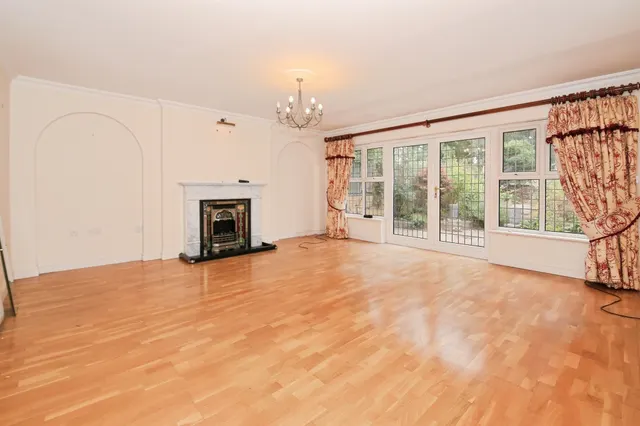 St. Marys Street, Peterborough, PE7, photo 2