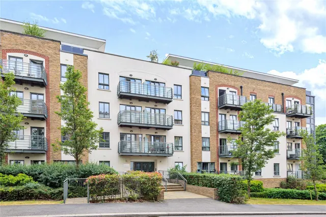Holdford Way, London, photo 1
