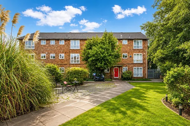 Upper Tulse Hill, London, photo 1