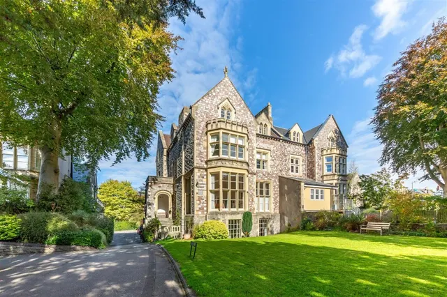 Photo 2 — Flat 31, Carfax Court, Durdham Park, Redland, Bristol, BS6 6XG