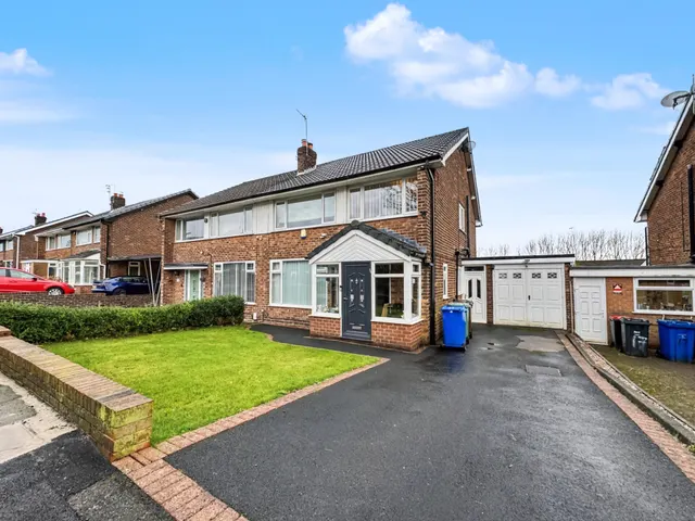 Rochford Avenue, Whitefield, M45, photo 1