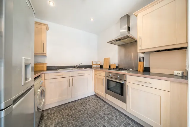 Photo 3 — Little Cottage Place, SE10