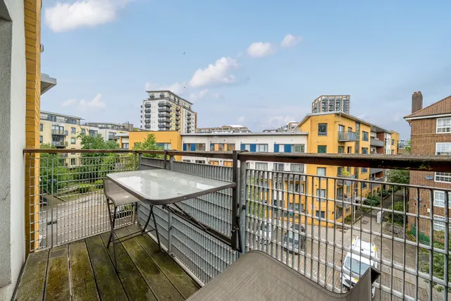 Photo 2 — Little Cottage Place, SE10