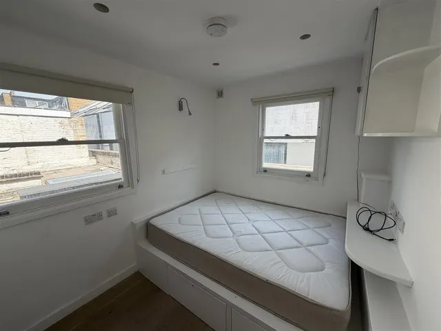Photo 3 — Gloucester Place, London