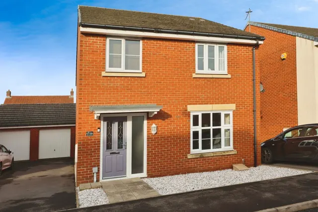 Queens Park Road, Spennymoor, photo 1